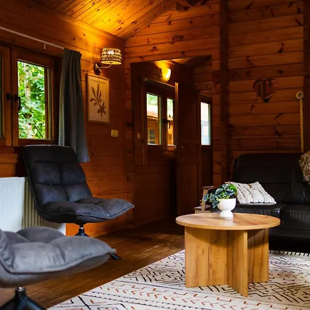 Сasa de vacaciones Sfeervol Houten Met Fijne Buitenruimte Op De Veluwe *