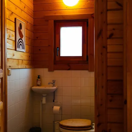 Casa de Férias Sfeervol Houten Met Fijne Buitenruimte Op De Veluwe