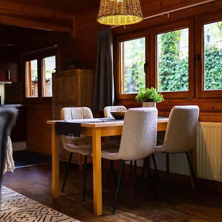 Sfeervol Houten Met Fijne Buitenruimte Op De Veluwe Сasa de vacaciones