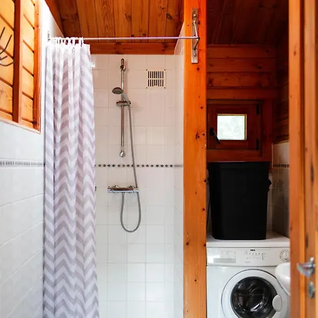 Sfeervol Houten Met Fijne Buitenruimte Op De Veluwe Сasa de vacaciones