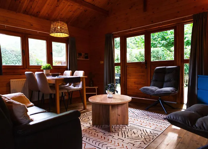 بيت للعطل Sfeervol Houten Met Fijne Buitenruimte Op De Veluwe *